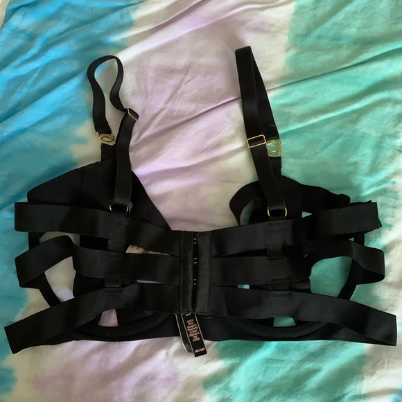Victoria’s Secret Strappy Demi Bra NWT - Picture 4 of 6